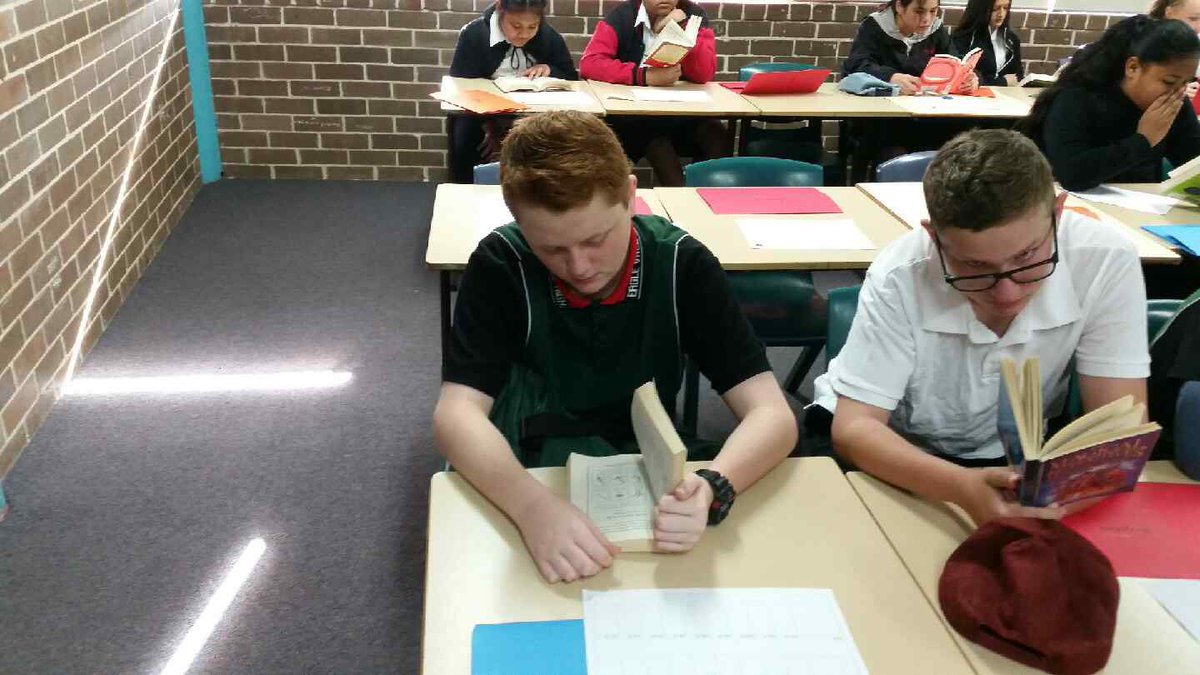 EaglevaleHS's tweet photo. Everyday is Literacy Day at EVHS! Our Year 7s enjoying morning book club #EDWeek17 #ILearnWeLearn #literacy #buildingmastery #challenge https://t.co/3z7i1fjMmg
