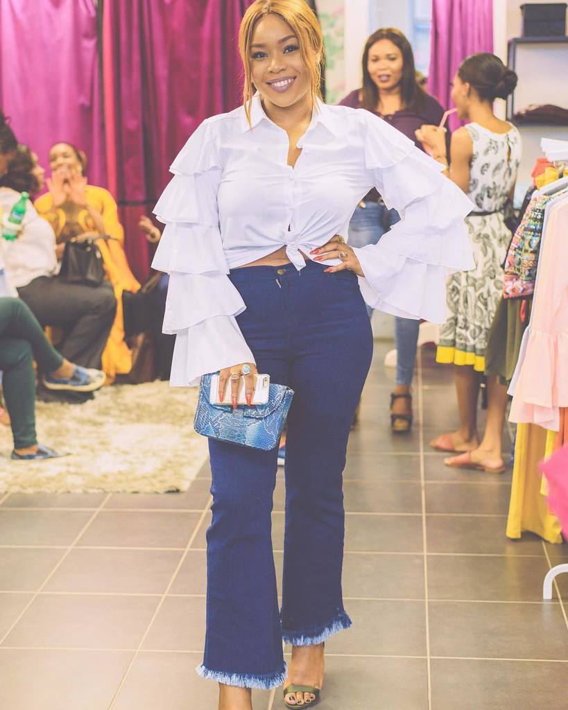 frankieandco_'s tweet photo. @mimionalaja effortlessly rocks the Iphie Cropped Flare #FCODenim 💙 https://t.co/hrPPEdtDRB
