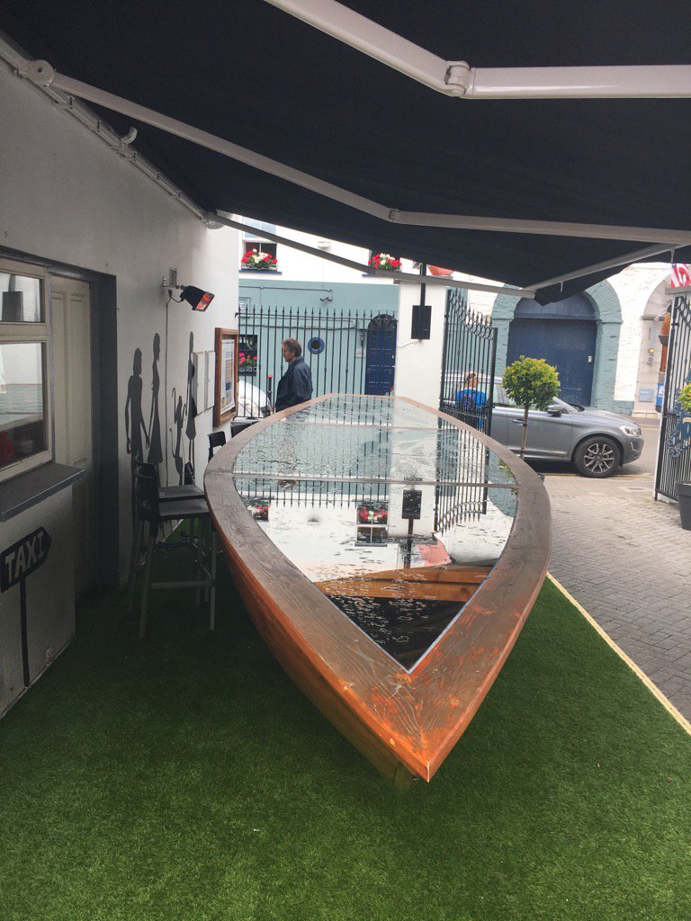 New idea for #eventprofs <a href="/Bluehavenkinsal/">The Blue Haven Collection</a> Oysters &amp; Murphys around the big boat #lovecork