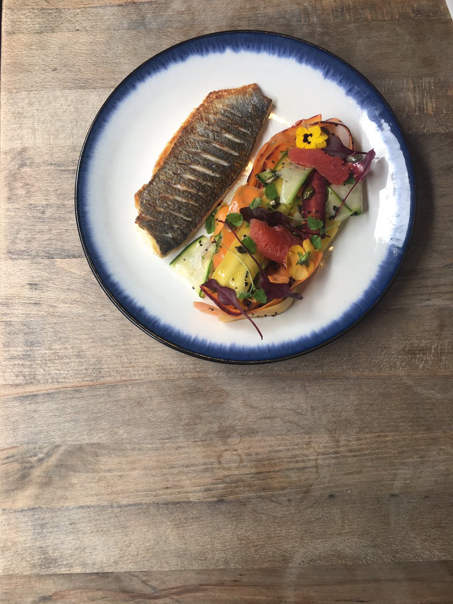 JarKitchen's tweet photo. Sea bream ❤️ served for lunch today with a superfood salad 🤤 https://t.co/6BWOItDwPo