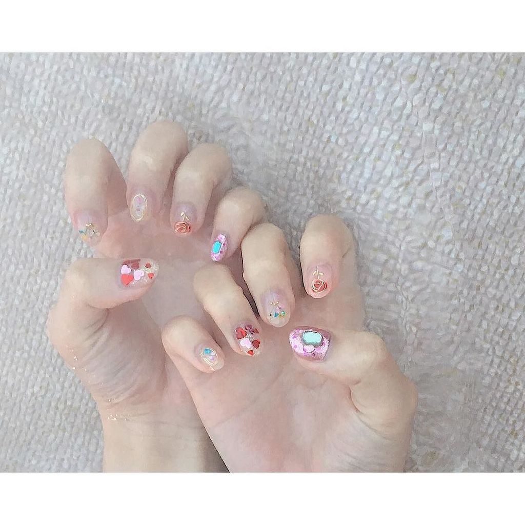 sakuponn0221's tweet photo. .
.
nail🌷
.
.
#クリアネイル #ジェルネイル #ワイヤーネイル #ニュアンスネイル #ジェル #shell #シェルネイル #バラ #花束 #押し花ネイル #キラキラネイル #ラメネイル #サマーネイル #summer #ハートネイル #nail #nailsta… https://t.co/YxH0Ur4YmO