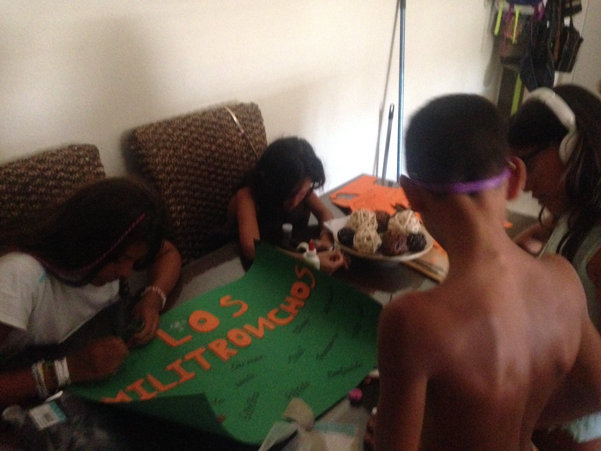 Militronchos's tweet photo. Los Mini-Militronchos terminando sus preparativos para el gran día... @JuegoOca @Militronchos #Nuncadejesdejugar https://t.co/Pn0JhFzDll