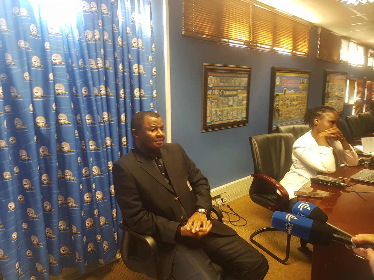 CapricornFMNews's tweet photo. Prof Mahlo Mokgalong says they have sent students sms today,confirming  that they are now free to use their allowances anywhere.#ULstrike https://t.co/jcar1owKrS