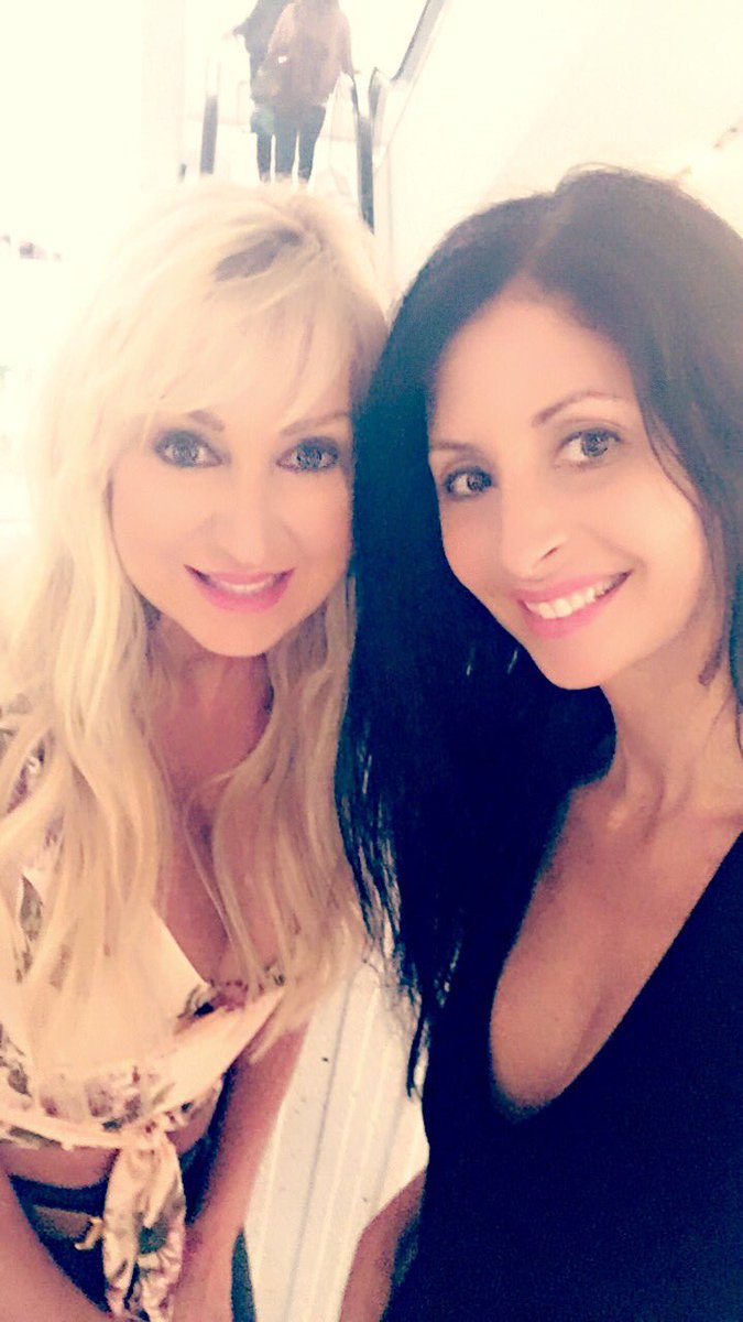 allaboutjanet's tweet image. Loved watching Hannah #skedaddlekids @AmericasMartATL get ready for another #fashionshow #bestcollections #foreverjanet #allaboutjanet #ATL