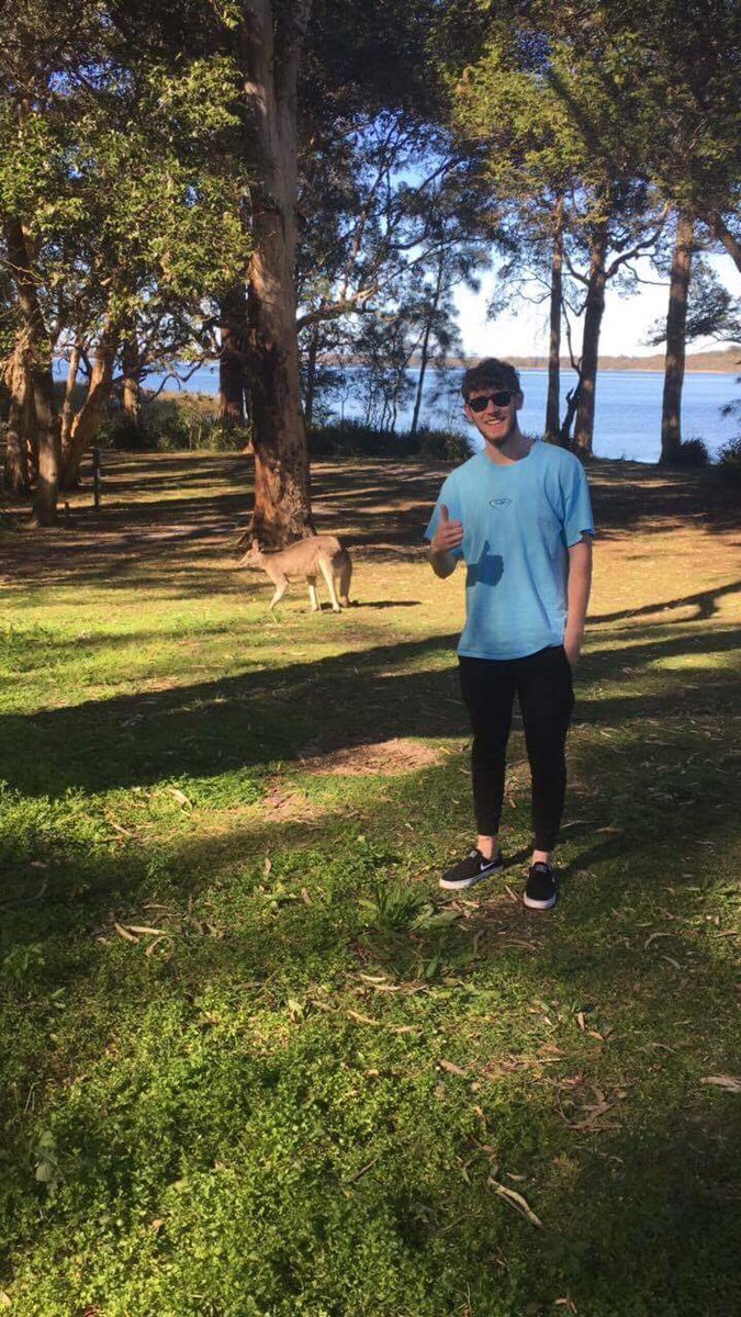cozyera's tweet photo. the lumberjack keeping it aqua down under 🇦🇺 https://t.co/FpDu5NbHqR