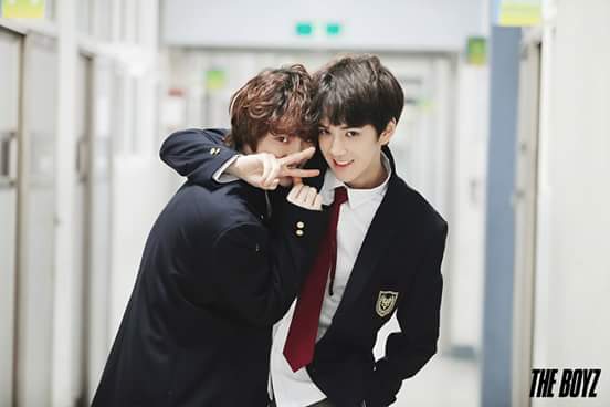 Snowpeach2212's tweet photo. 더보이즈(THE BOYZ) '프로필 필름' 스케치 2탄

#더보이즈 #THEBOYZ #큐 #Q #영훈 #YOUNGHOON #케빈 #KEVIN #상연 #SANGYEON #제이콥 #JACOB #crekerz #CrekerEntertainment https://t.co/8u6RzA8QQ7