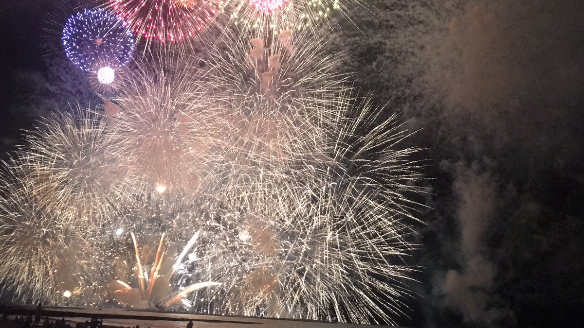 koala0304's tweet photo. 花火大会♪
砂浜でゆっくり見れました〜ありがとう(´∀｀)♡ https://t.co/1Lpr9vuu67