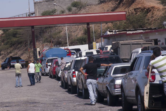 elimpulsocom's tweet photo. Merman colas de gasolina en Barquisimeto - https://t.co/5KhsSQRSZQ https://t.co/S8csOo2HBv