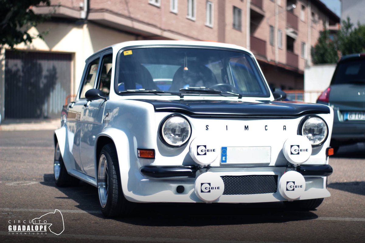 JCGuadalope's tweet photo. Simca Rallye 1000 - "2 KDD Racing Villa de Andorra 2017" https://t.co/LLsNdgRSJA