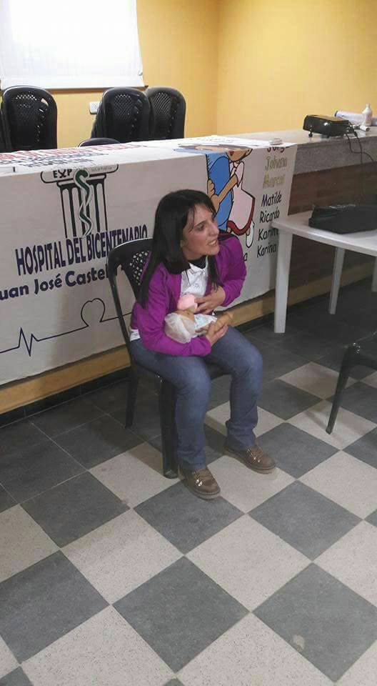 ChacoSalud's tweet photo. Festejo por la #SemanaDeLaLactanciaMaterna en el Hosp. del Bicentenario Castelli. La iniciativa es del servicio de Obstetricia y Enfermería https://t.co/L4bQSVx8A5