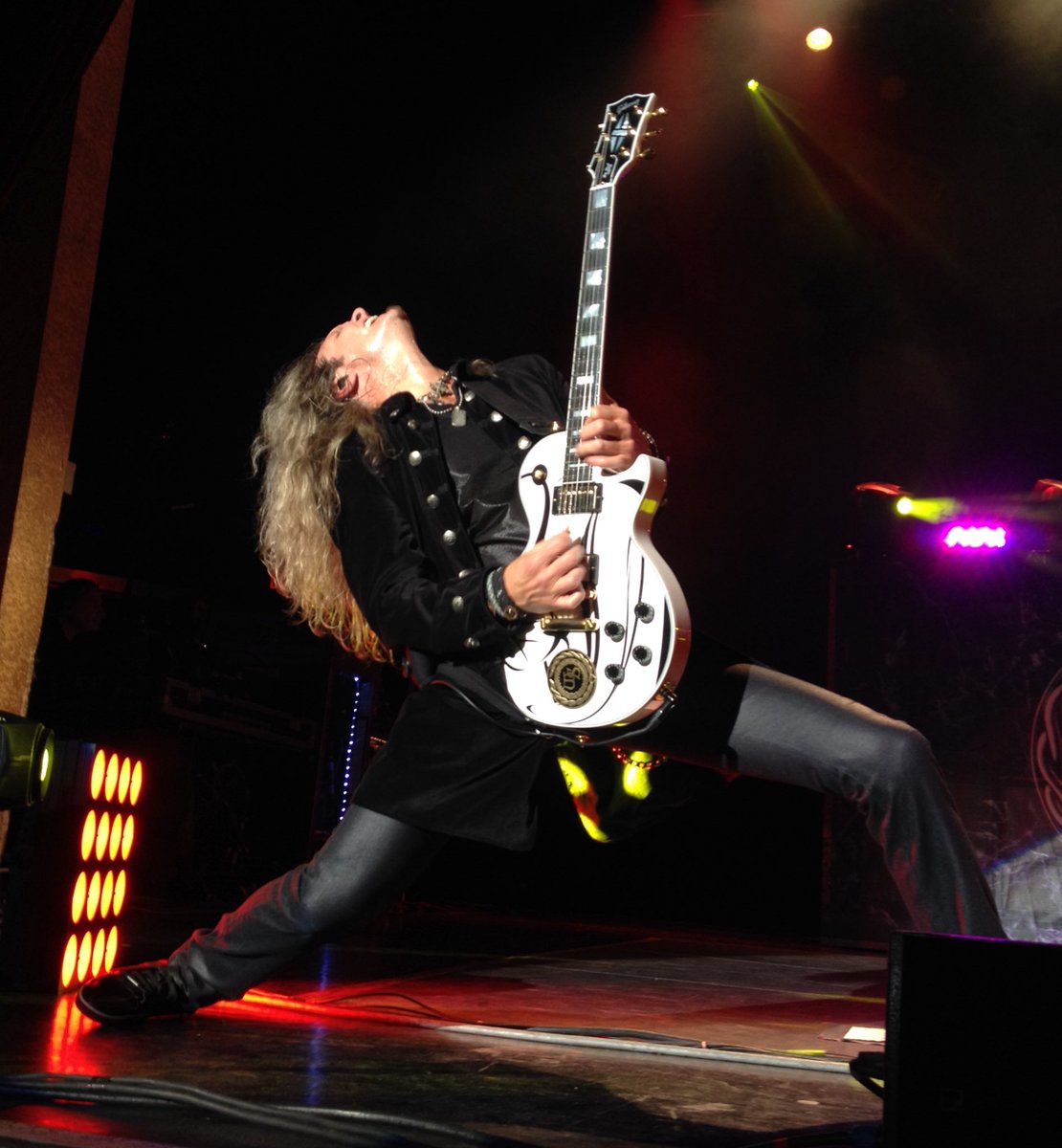 gailinfl's tweet photo. While Joel is in Vegas, here is a #TBT to 2 years ago today when I saw Whitesnake in Orlando! π€π»πΆπΈπ₯ #greatmemory #comebacktoflorida https://t.co/xFTJ26aQqj