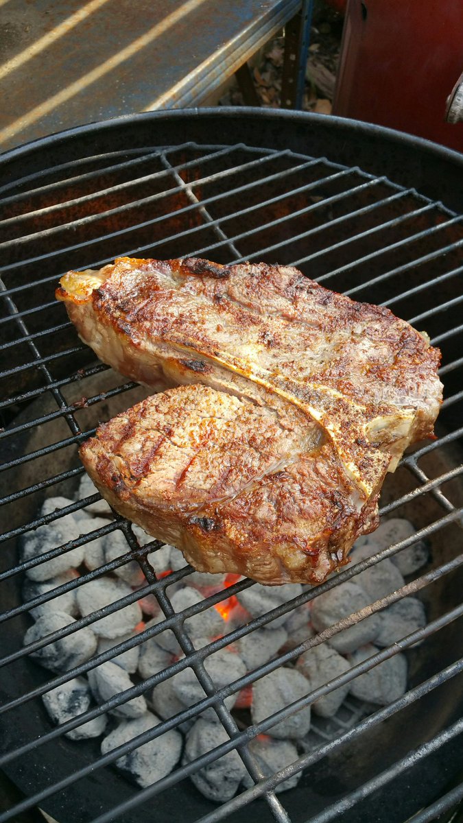 SteveGaithers's tweet photo. #beefwhatsfordinner Porterhouse Tbone https://t.co/e0O3eF4lyH