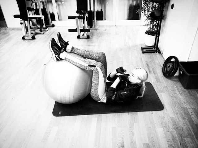 Reposting @sofieuggla: Abs exercise🔥  #gym #exercise #training #health #healthy #lifestyle #fit #fitness<a class="tags" target="_blank" title="On Twitter" href="/?out=eyJ0eXAiOiJKV1QiLCJhbGciOiJIUzUxMiJ9.eyJpYXQiOjE3MjU4ODg3MjMsImlzcyI6InR3cG9ybnN0YXJzLmNvbSIsIm5iZiI6MTcyNTg4ODcyMywiZXhwIjoxNzU3NDI0NzIzLCJyZWRpcmVjdF91cmwiOiJodHRwczovL3R3aXR0ZXIuY29tL3NvZmlldWdnbGEifQ.299RAYUxvL1_zXXAHRXABIjZrvytO0H-rfZxg3o2x2-w5AFSBTq9VZkmkDqTAKa8zbalDaoM0Hq1fg82bmFXxA">@sofieuggla</a><a href="/tag/gym"class="tags">#gym</a><a href="/tag/exercise"class="tags">#exercise</a><a href="/tag/training"class="tags"><span>#training</span></a><a href="/tag/fitness"class="tags"><span>#fitness</span></a><a href="/tag/lifestyle"class="tags"><span>#lifestyle</span></a><a href="/tag/abs"class="tags"><span>#abs</span></a><a href="/tag/health"class="tags"><span>#health</span></a><a href="/tag/healthy"class="tags"><span>#healthy</span></a>