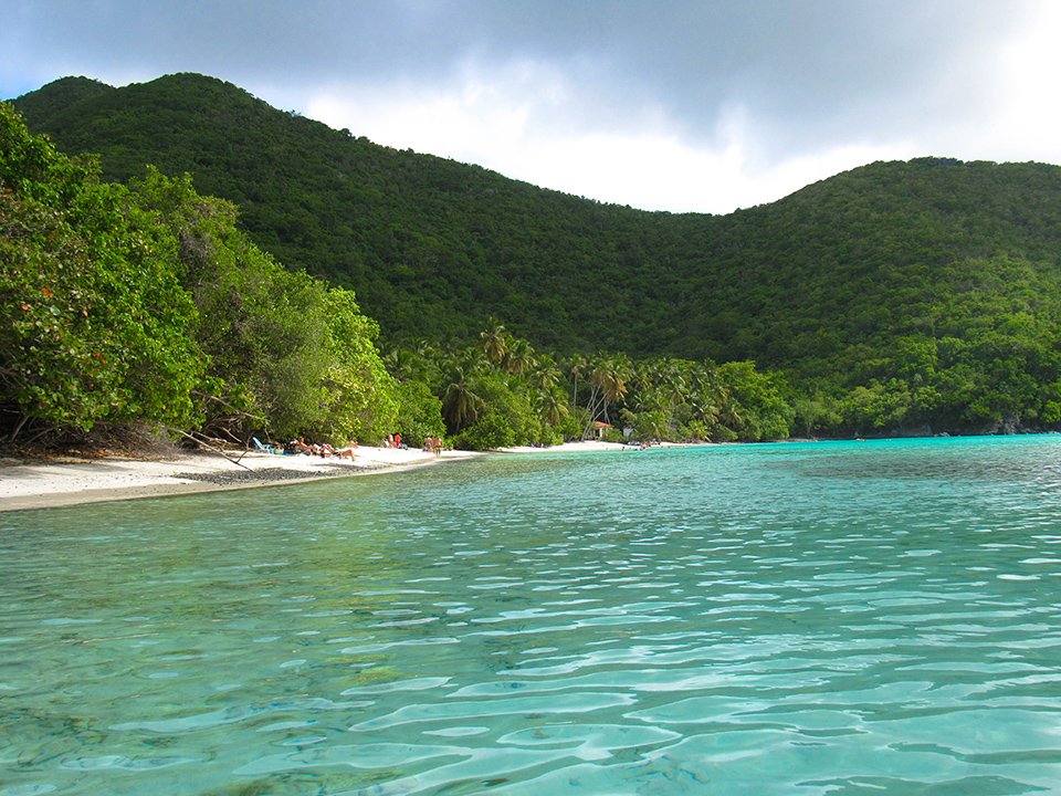 SkinnyLegsVI's tweet photo. #HappyThursday from #StJohn #USVI today we're all about Maho Bay - swimming w/ sea turtles + chilling under a palm = #squadgoals done right! https://t.co/hbicW99PxW
