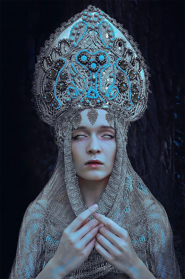 SkyScraperGirls's tweet photo. Polish Photographer Creates Amazing Slavic Pagan Themed Photoshoot https://t.co/1mN88j4LBG https://t.co/11mJ2UDlOq