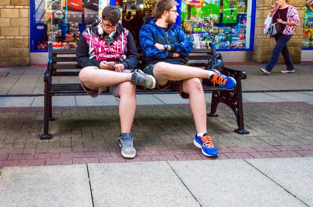 RedWelliesPhoto's tweet photo. #PictureOfTheDay on the #oldschoolshooter #streetphotography blog: Synchronised Sitting. #streetphoto #streetview https://t.co/rWsVCp6yUH https://t.co/0sn52EDWYV