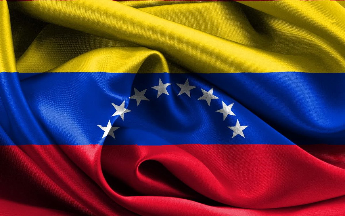 TiberioPSUV's tweet photo. No dejaremos que el valor histórico de tus colores ni el brillo de tus estrellas heroicas decaiga, tu hermosura representa Amor a la Patria! https://t.co/ZxBK43qD2o