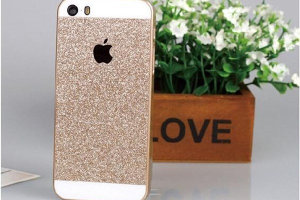 salles_roney's tweet image. Muito glitter: capas de iPhone são recolhidas por queimar pele de clientes dlvr.it/PbWHrP