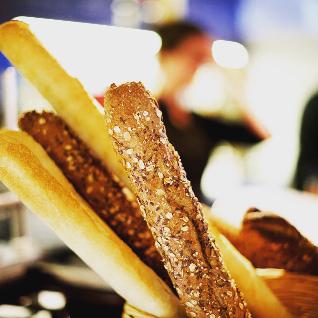 Sie sind jeden Tag ab 11.30 den ganzen Tag erhältlich und können vorbestellt werden: Unsere Baguette! #1777_Basel #gastronomie #lovebasel