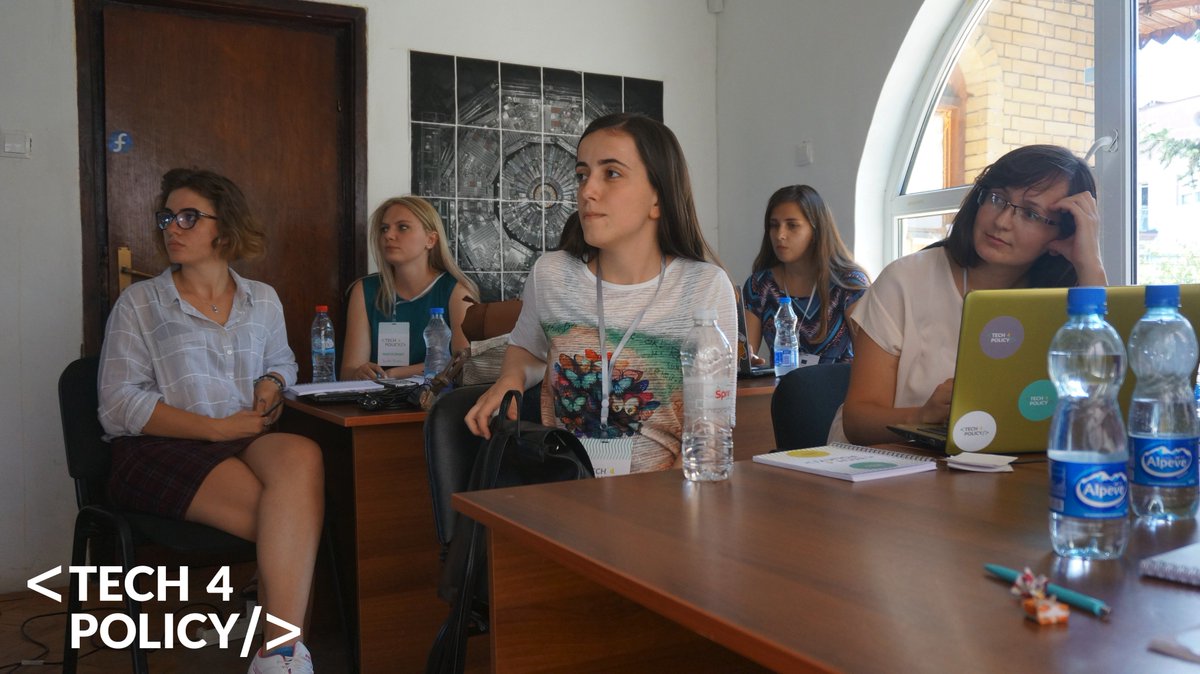GirlsCodingKS's tweet image. #Tech4Policy workshops provide young women from Kosovo’s municipalities an opportunity to learn how to address social issues by using tech.