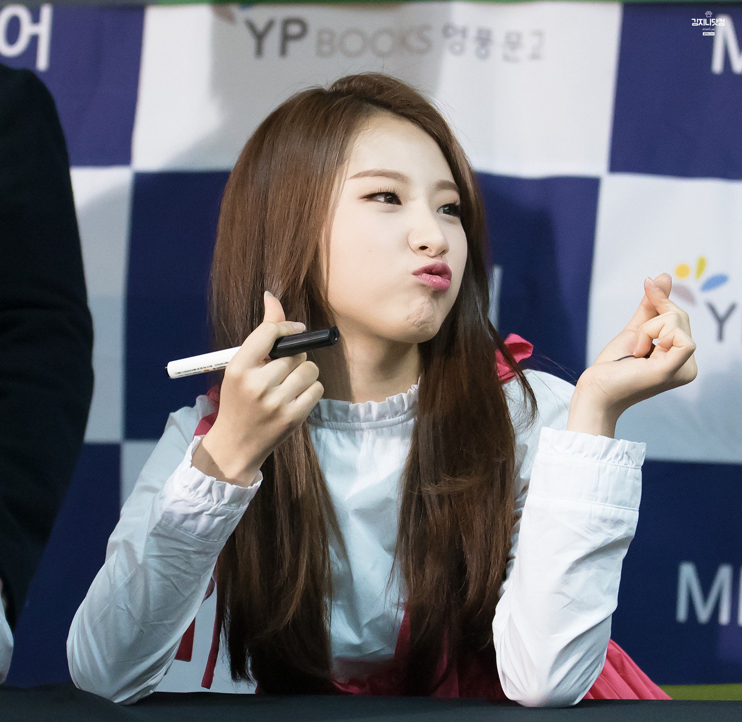 DGTsaWdUIAAcxXu.jpg:orig