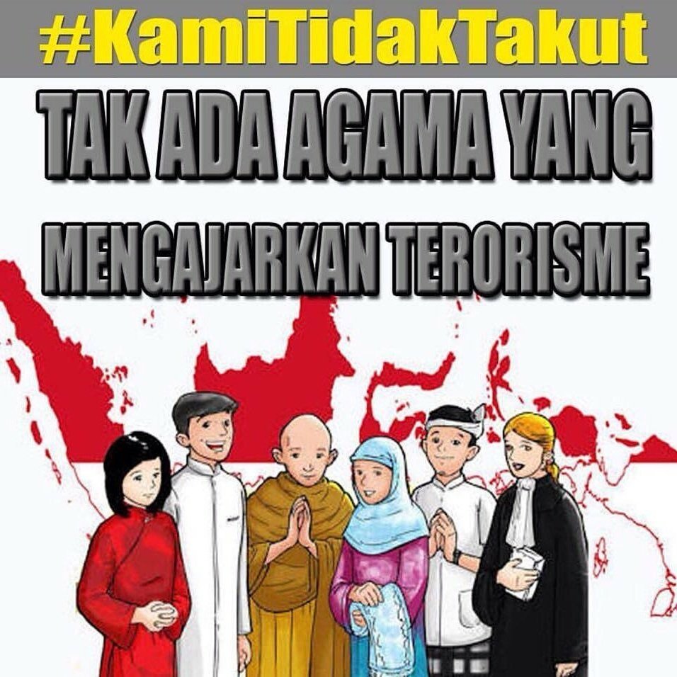 negarawanRI's tweet photo. Tak ada agama yg mengajarkan Terorisme #KamiTidakTakut #IndonesiaDamai #IsisbukanIslam #PolemikTVDanaHaji #SyukuriApaYangAda https://t.co/wnZnT4Dn9I