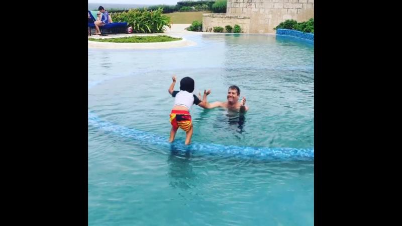 ByBrianGreen's tweet photo. My friend is a finalist in The Crane's photo contest. Help Michelle rally votes! https://t.co/J1wUEGU8Sn @CraneBarbados https://t.co/QGdNoDonpj