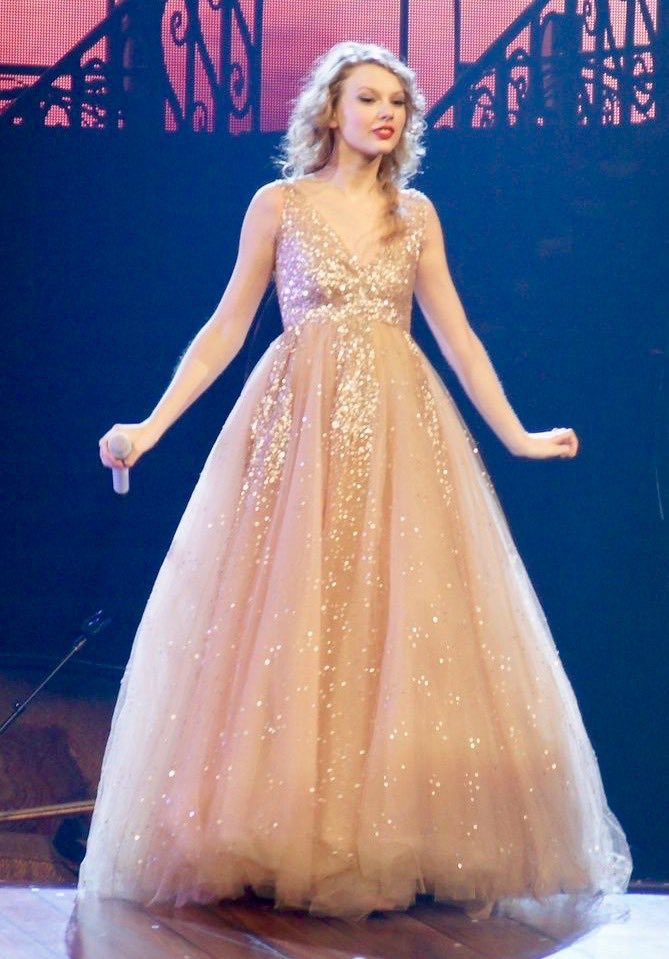 taylor swift love story dress