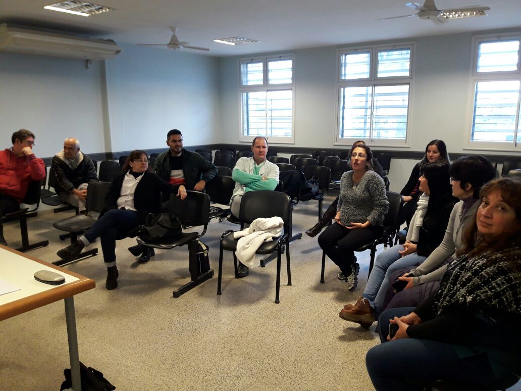 ChacoSalud's tweet photo. Referentes de #Odontología de la #RS7 se reunieron para pautar mejoras en los Servicios de la Región. #ElEstadoDeTuLado #TrabajoEnEquipo 👏👌💪 https://t.co/53UmvIJFM8
