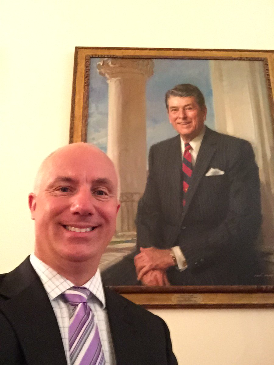 WillmarElectric's tweet photo. Some photos from @DaveChapin's trip to the ABC Small Business event at the White House! #WillmarWorks https://t.co/nR6gjA7l6Q