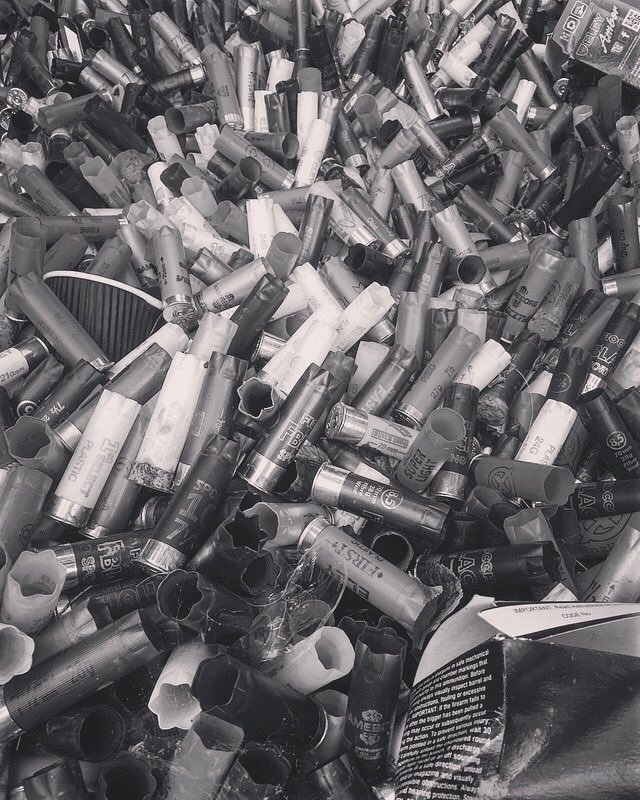 MountainPic's tweet photo. Shoot film ๐ฅ not bullets ๐ซ โ๐ผ
#mtpix #mountainpictures #shootfilmnotbullets #shotgunshells #skipfull #wroxall #claypigeon #shooting https://t.co/QyPDf8zN7o