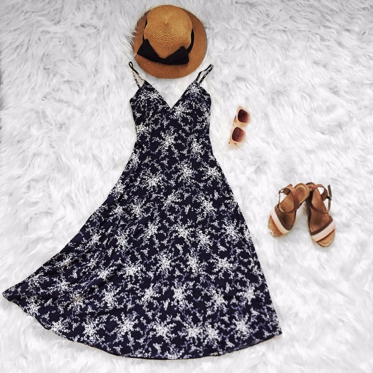 Vintage midi dress 👗! Shop now etsy.com/ca/shop/lasoie… #Vintage #Dresses #ThursdayThoughts