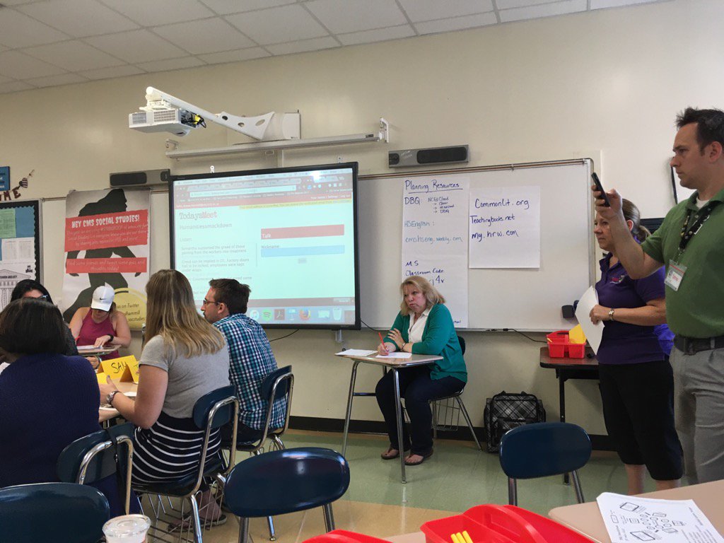 EGrant_birch219's tweet photo. Thanks @MuellerTheodore @CMSDiscLiteracy @drewhammill for sharing #thebiglearncms resources & swag w me. https://t.co/iQzQjBdb7s