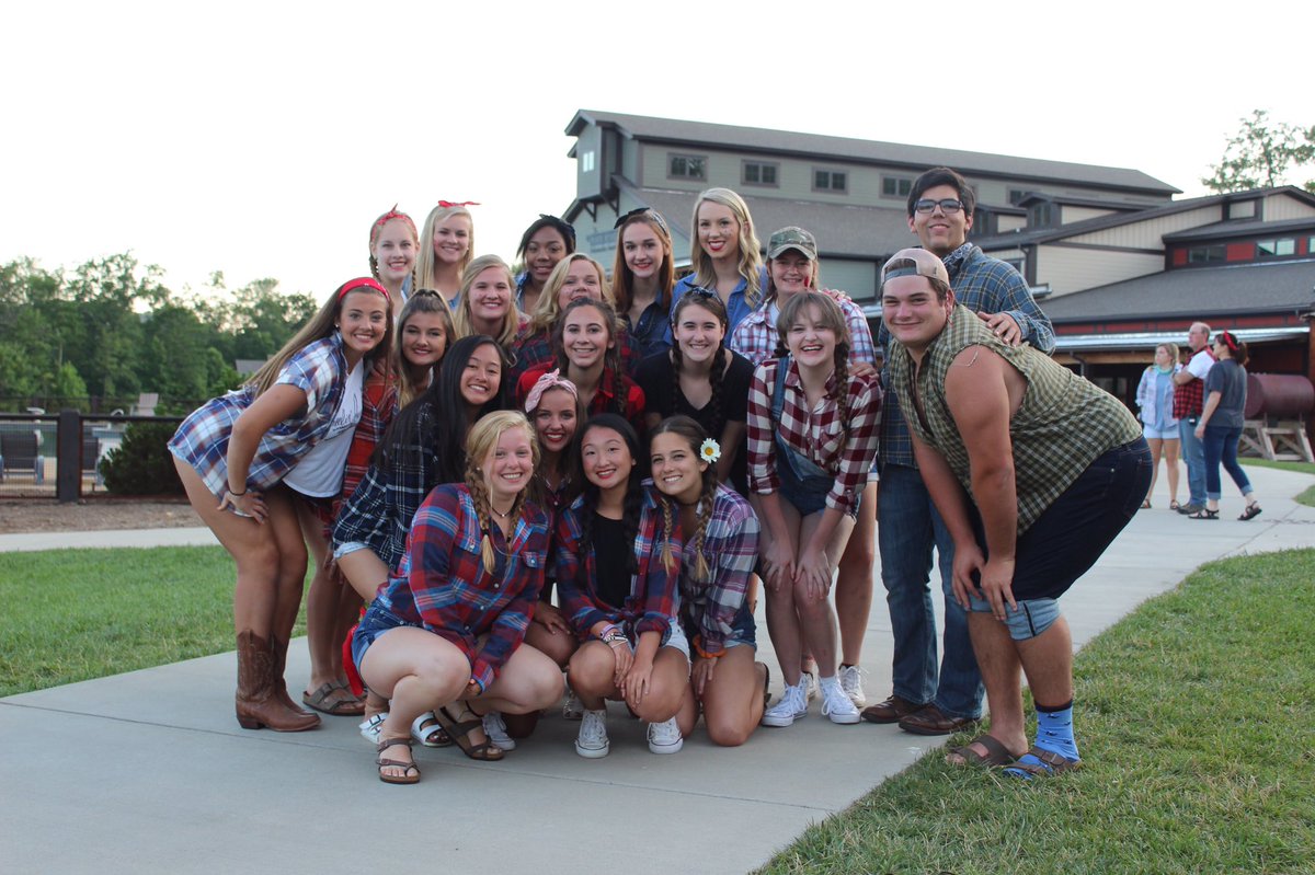 abby_sweitzer's tweet photo. Wish I was back at Young Life Camp #imisscamp #YL #carolinapoint #summercamp2k17 https://t.co/Z9mUkkKNOi