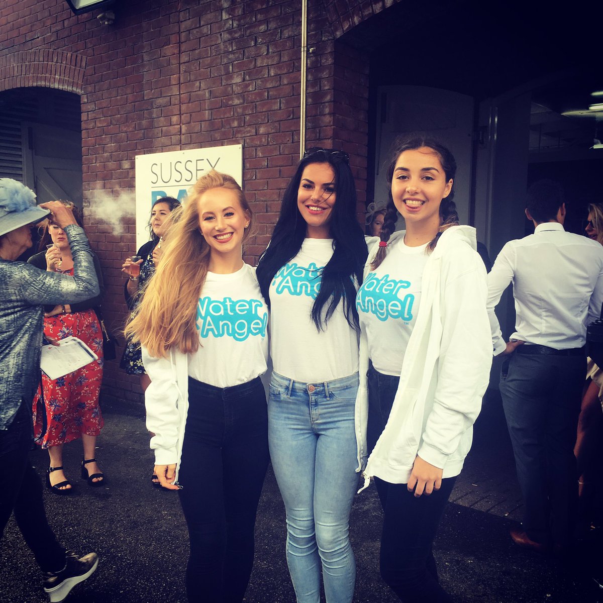 waterangelUK's tweet photo. Water Angels keeping Goodwood Hydrated, did you spot them today? #gloriousgoodwood #waterangels #water #hydrated #hangoverfree https://t.co/TTm1bqRLgh