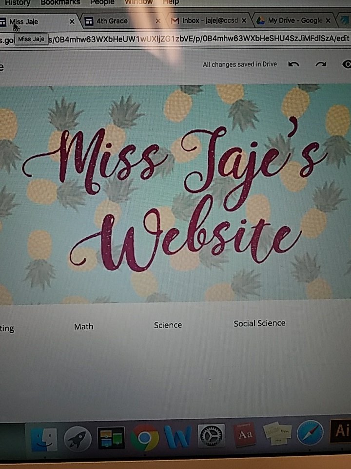 mrs_newski's tweet photo. Using Adobe Illustrator for cute fonts for our Google Site #summertech2017 https://t.co/soZt2I4I4V