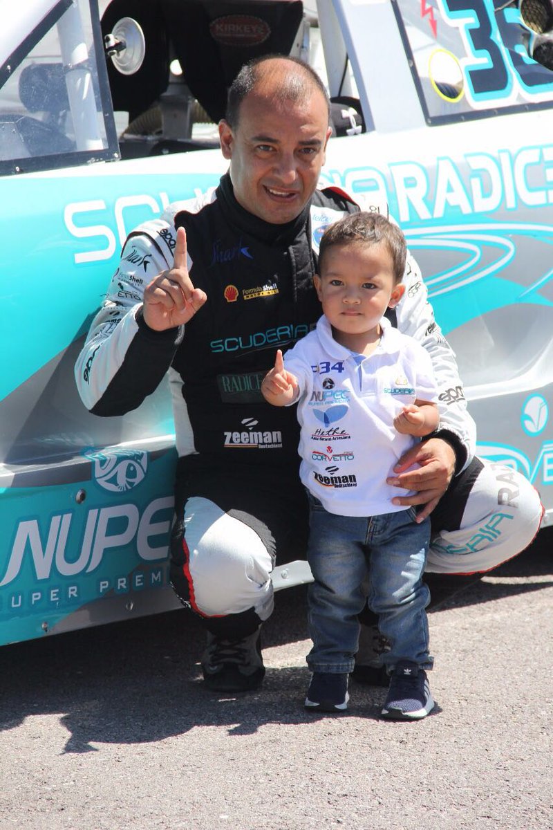 ladecuadroslp's tweet photo. @PepeMontano brindará la carrera a toda su afición en casa. @scuderiaradice1 @NupecOficial #F34 #Corvetto #Zeeman #Circulo99 @NASCARPEAKMX https://t.co/75NpHvE9lw
