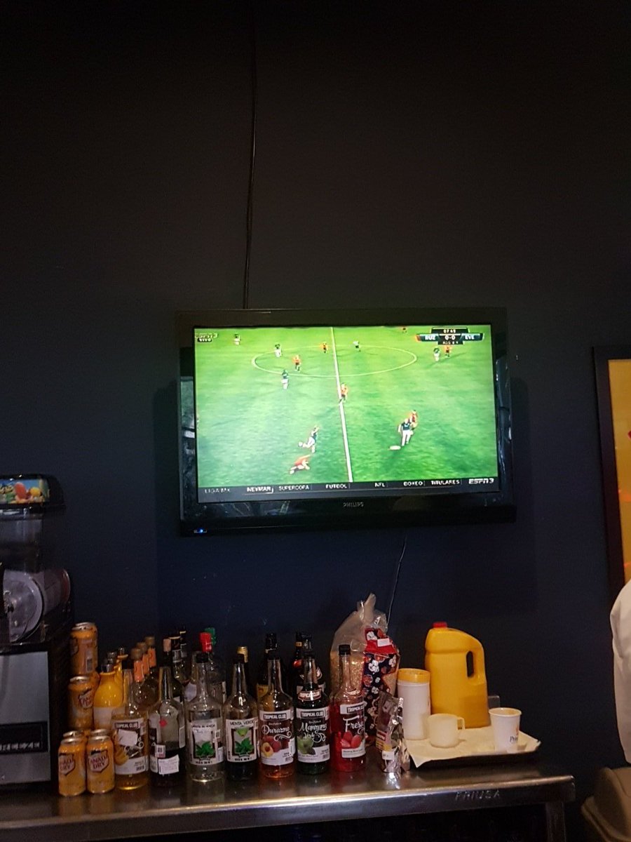 leejacko84's tweet photo. Watching the bluemen in Mexico #COYB #everuz https://t.co/ZRWsKltQcF