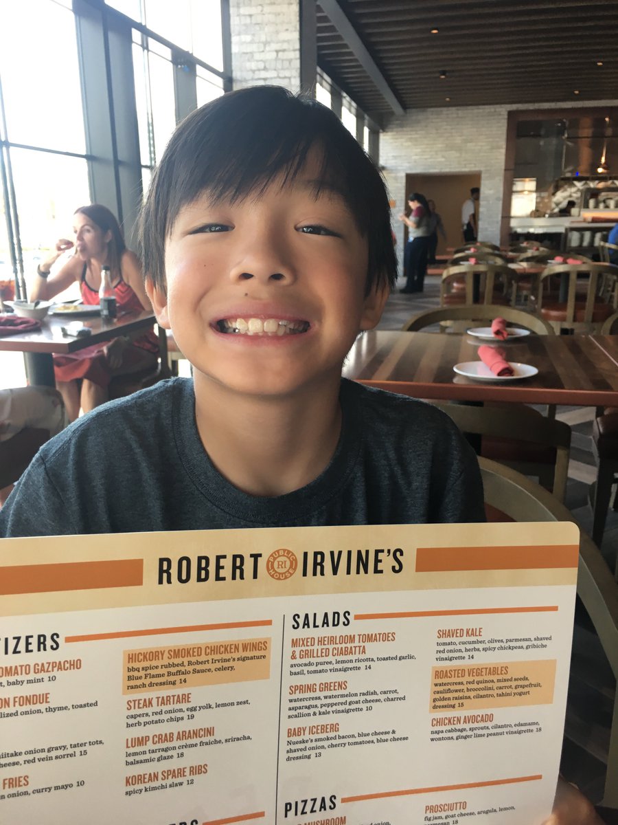 spidey23's tweet photo. Finally made it Robert Irvine's Public House in Vegas! Now where's Gail?! @RobertIrvine @gailkimITSME https://t.co/WSFSAhS7Cr