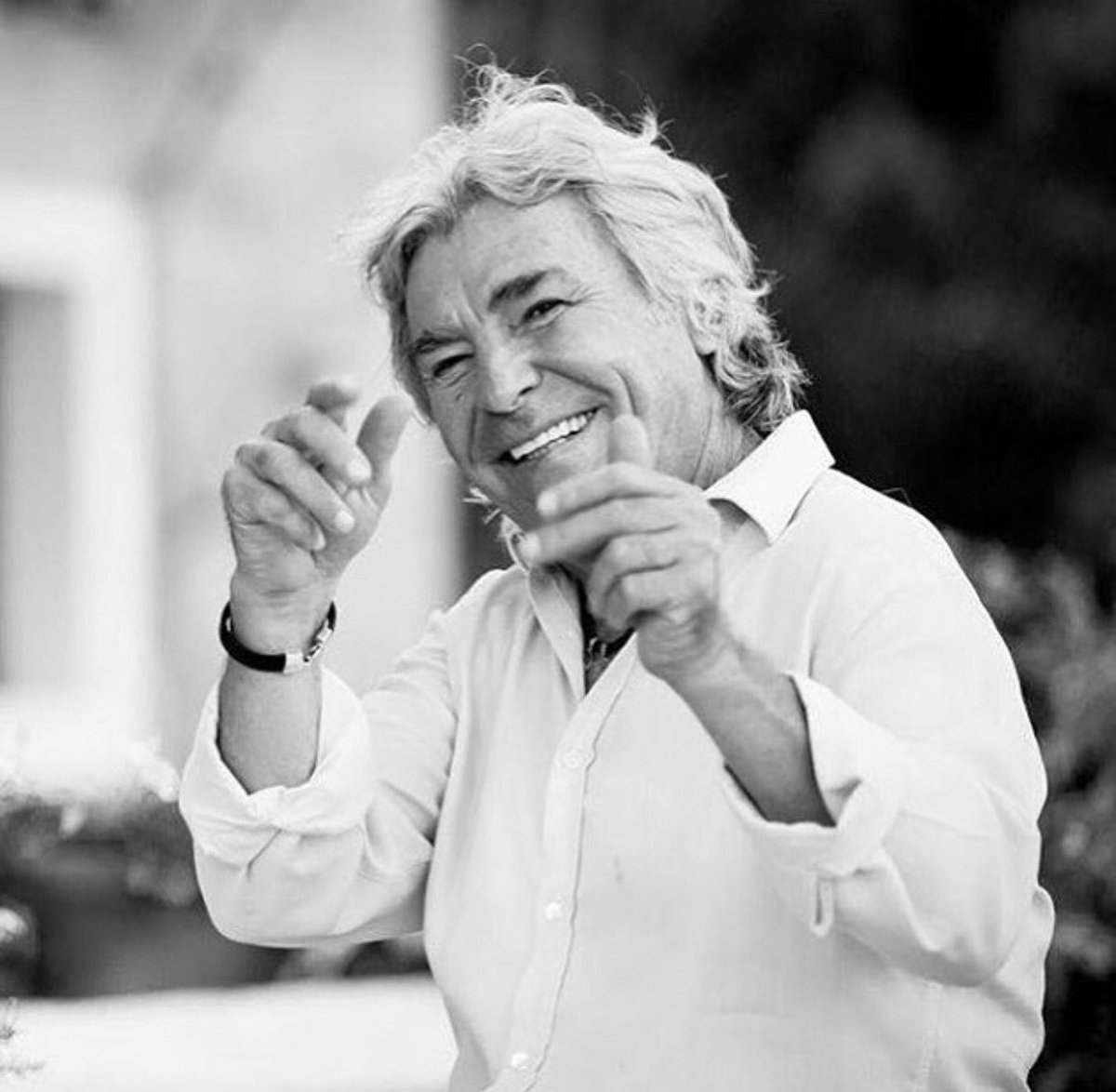 Descansa en paz maestro🙏🏻 una leyenda. Nunca te olvidaremos...Mucha fuerza a toda la familia
#angelnieto