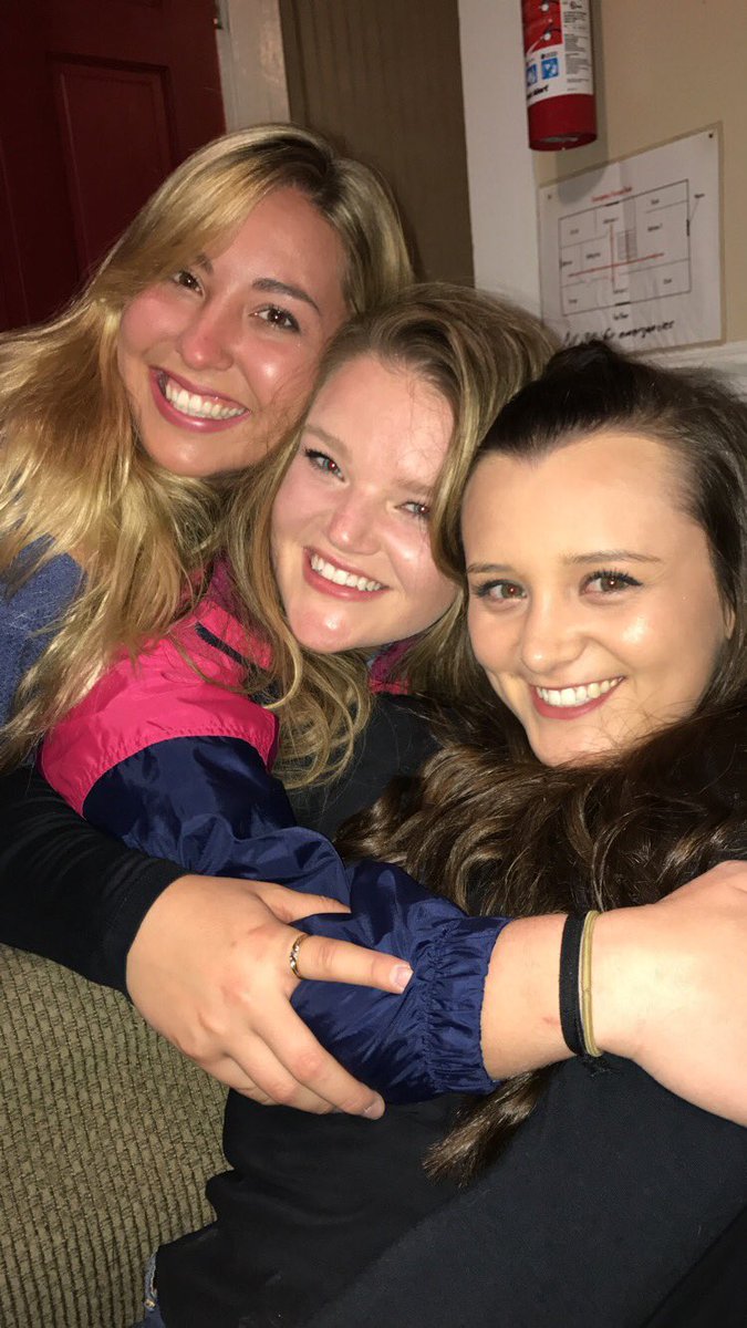 Haleyjanelane1's tweet photo. Happy birthday @_katefarler I love and miss you so much! Celebrate accordingly 🍻 https://t.co/zkkxfSFC2R