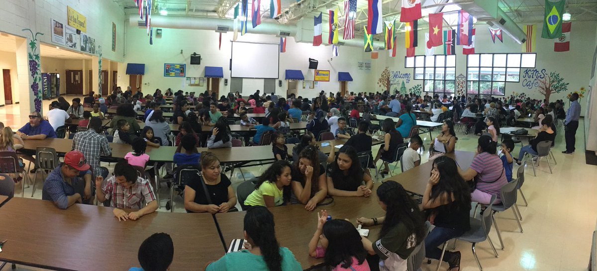 KendrickMiddle's tweet photo. We have a full house this afternoon! https://t.co/VBdwQYedBO