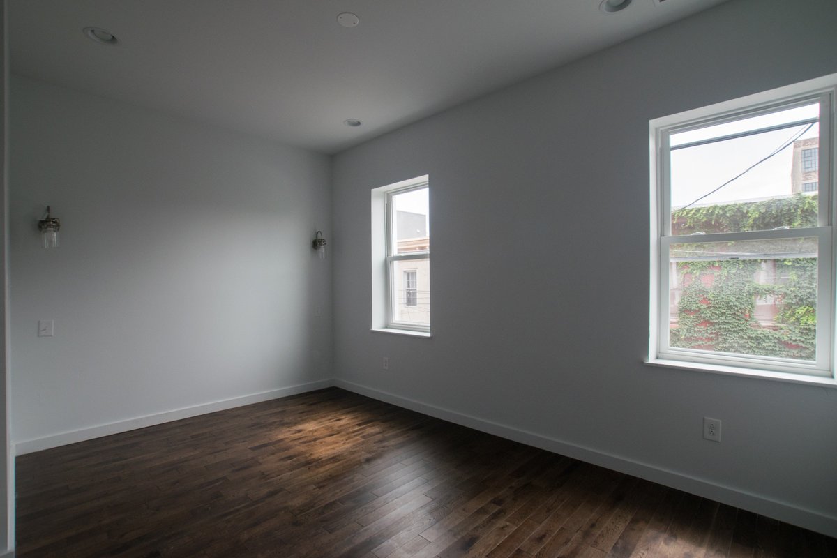 Evolve_Build's tweet image. Second bedroom has two closets and plenty of natural light😍
#EvolveBuild #philadelphia #fishtown #designbuild #renovation #homedesign