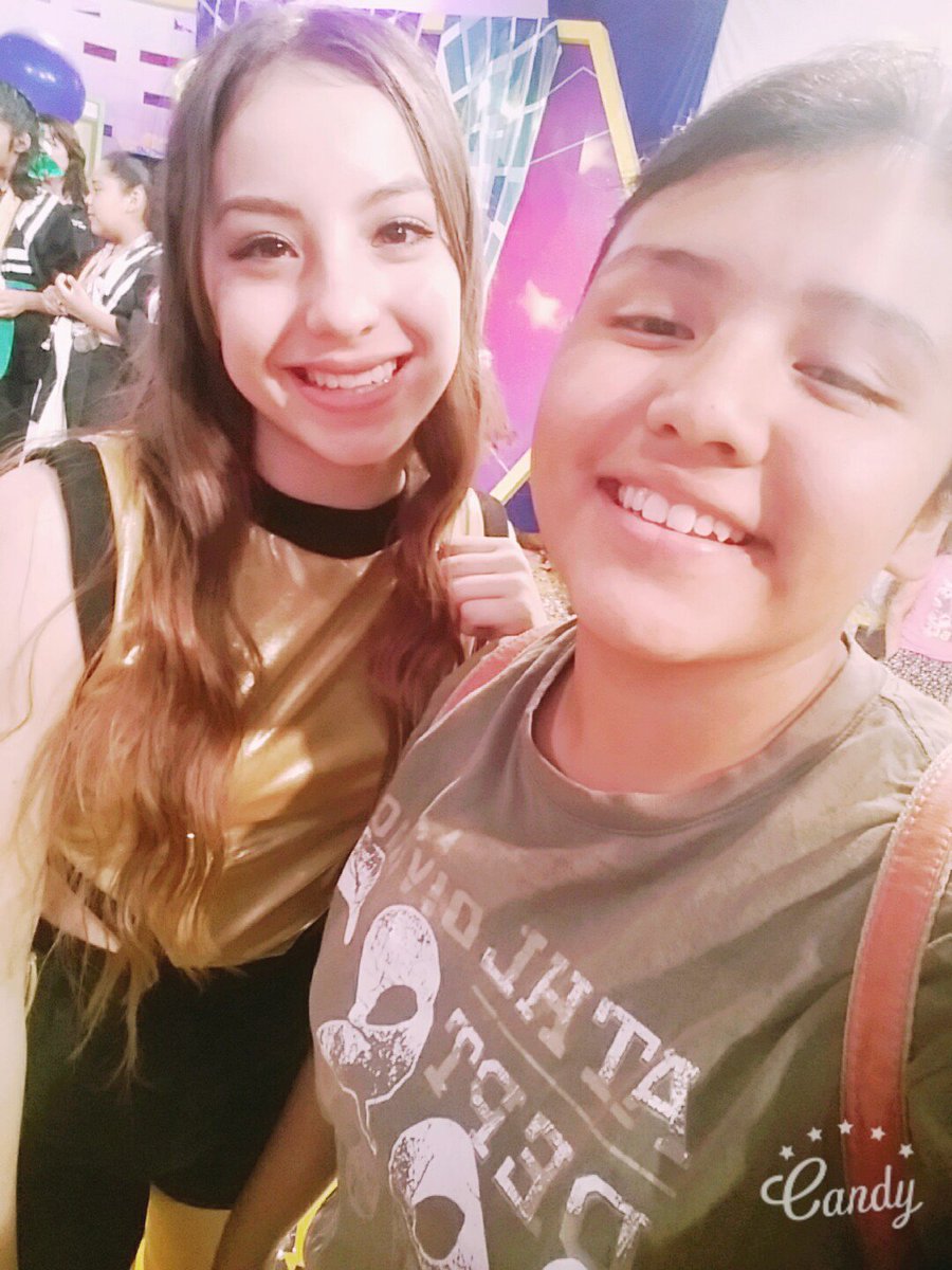 DebanyRG26's tweet photo. @aby_vargaas Hermosaa😍Muchas felicidades, que cumplas muchos años más❤️te quiero bastante aunque aveces te enojes de la nada conmigo 🙄❤️ Tq😍 https://t.co/sIBGeCzImV