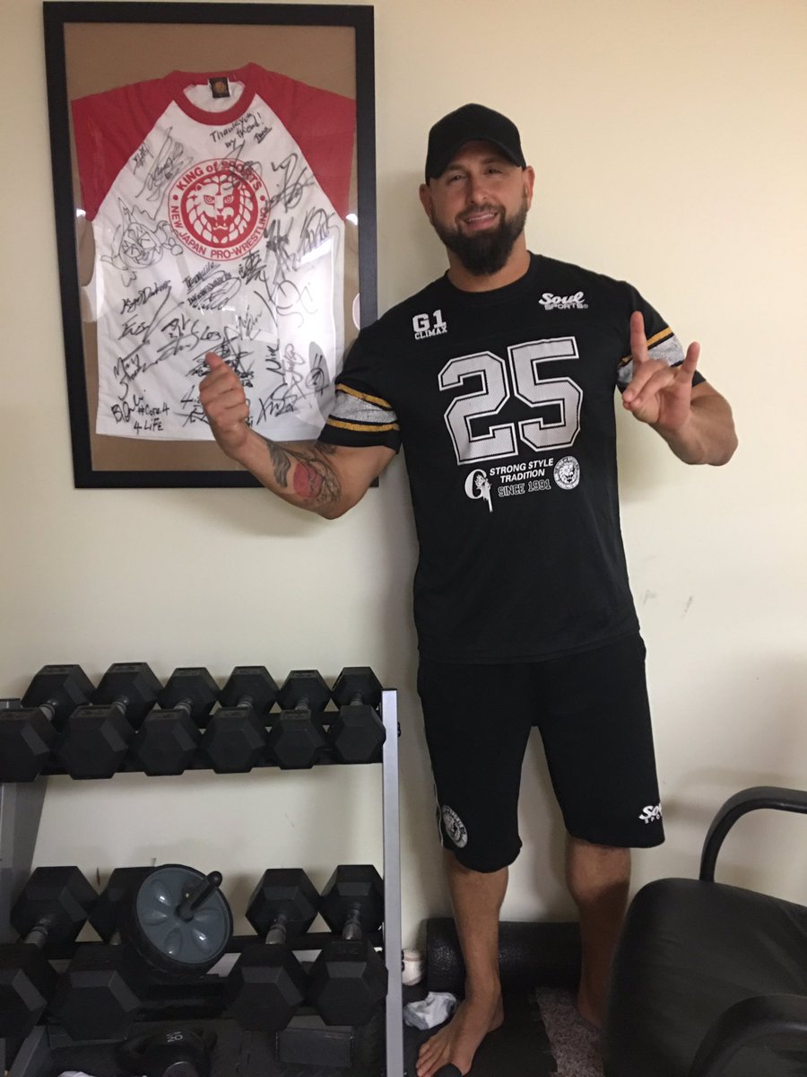 MachineGunKA's tweet photo. Good Luck to all the #GoodBrothers in the #G1 this year....
It's a grind.
Trust me I know..
Sincerely,
#G1Final2012 https://t.co/jTBDAooSnB