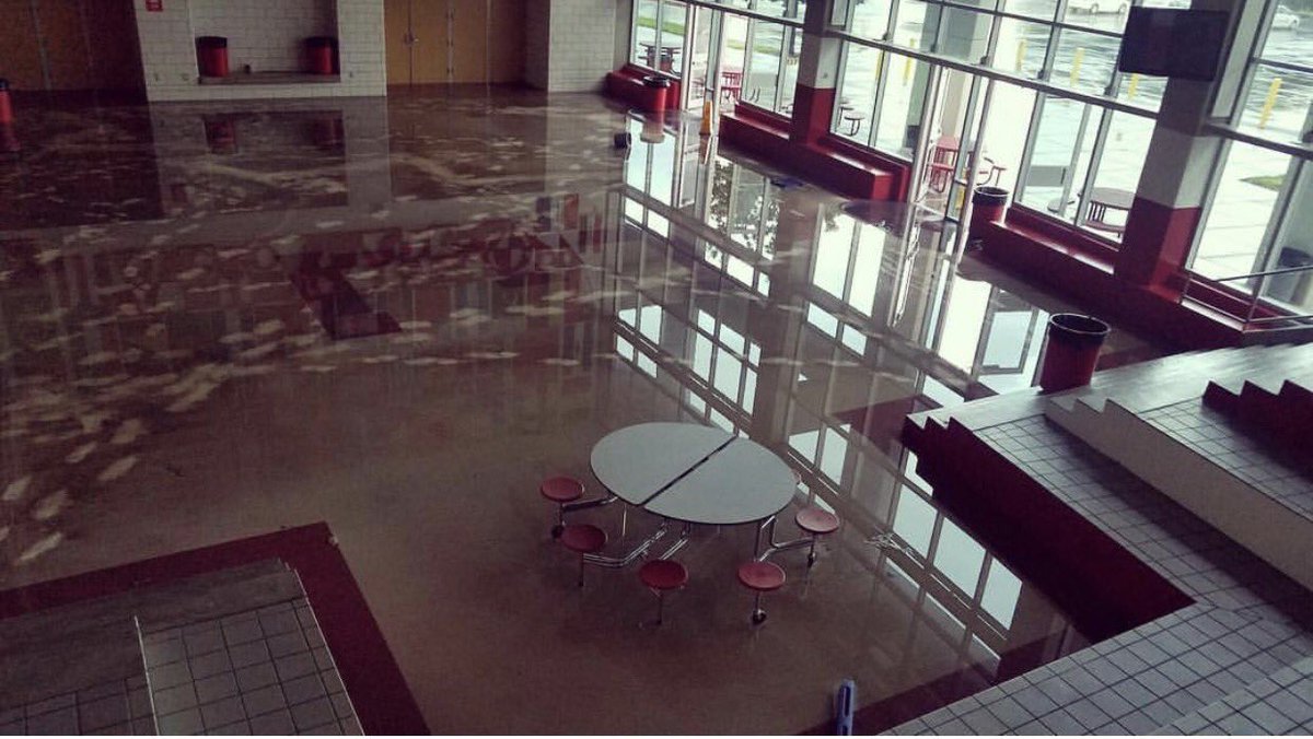 disneythrowbck's tweet photo. east high high school from high school musical flooded. my childhood😭 https://t.co/kaJ5hyKbo0