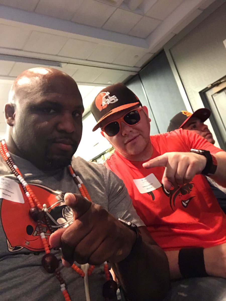 Mayhem_Mayfield's tweet photo. Always in the building #OHPA @juswen06 @TheEliteBigWil @judy_cavalieri @alysonwoodard @BIGBizDecker https://t.co/mkipnTvde7