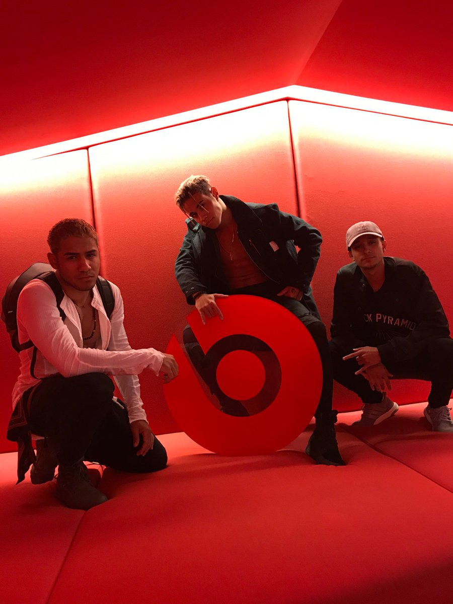 Good times + laughs w/<a href="/imyashua/">Imyashua</a> @lumnayofficial + <a href="/NickieJonPabon/">Nickie Jon Pabon</a> yesterday. Ck out #Relax dropping tonight on <a href="/AppleMusic/">Apple Music</a> #applemusiclatino
