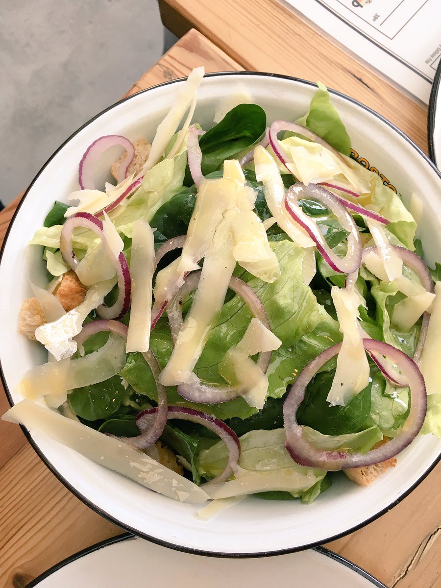 minkyscoza's tweet photo. A lunch that starts at 1pm and ends at 4pm can only tell you one thing - the food at @EatRosto is so delicious you can't stop eating 😋 https://t.co/Xt93QRngv1