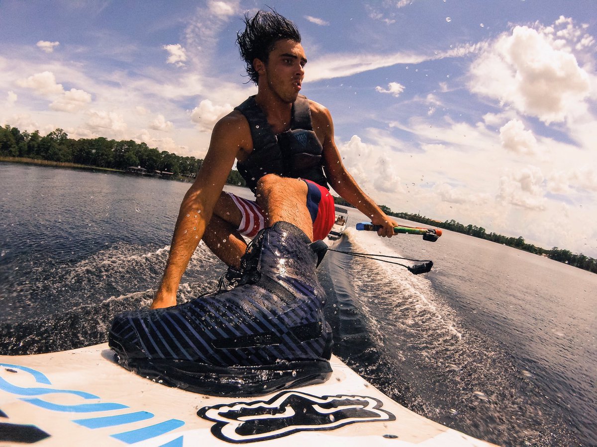 ✌🏻<a href="/jake_pelot/">Jake Pelot</a> #2017onecollection #polarflash #gooutside #focusonfun #oneloveinwake #fortifiedwithlakevibes